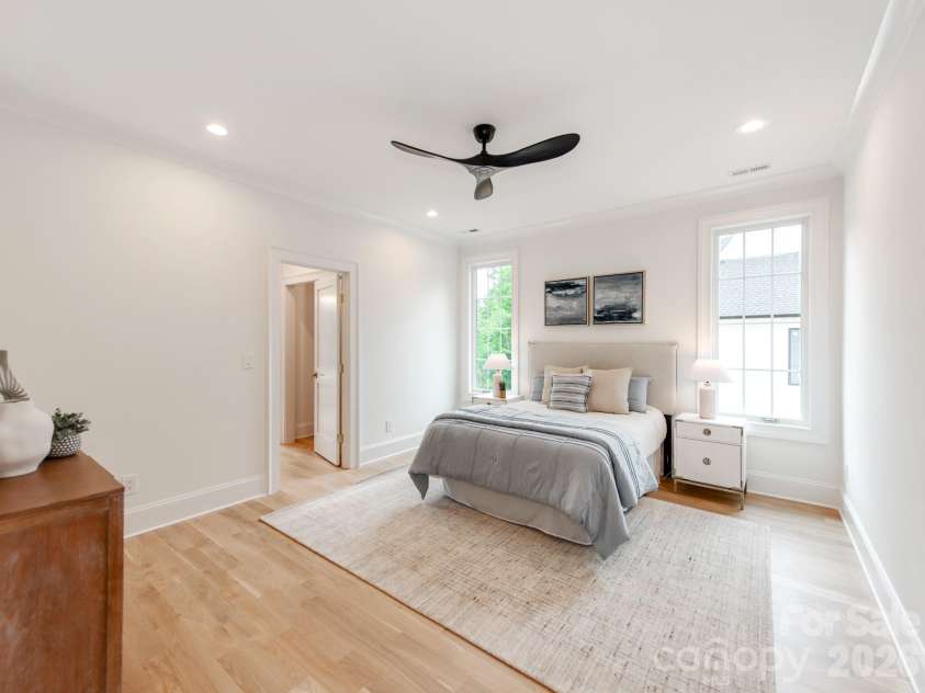 4627 Water Oak Road, Charlotte, NC 28211.  MLS# CAR4390042, YatesRealty ID 33618. 