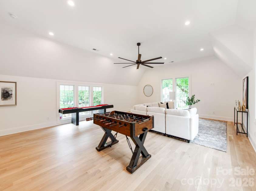 4627 Water Oak Road, Charlotte, NC 28211.  MLS# CAR4390042, YatesRealty ID 33618. 