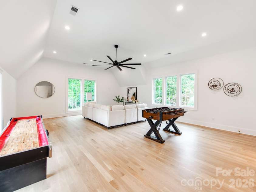 4627 Water Oak Road, Charlotte, NC 28211.  MLS# CAR4390042, YatesRealty ID 33618. 