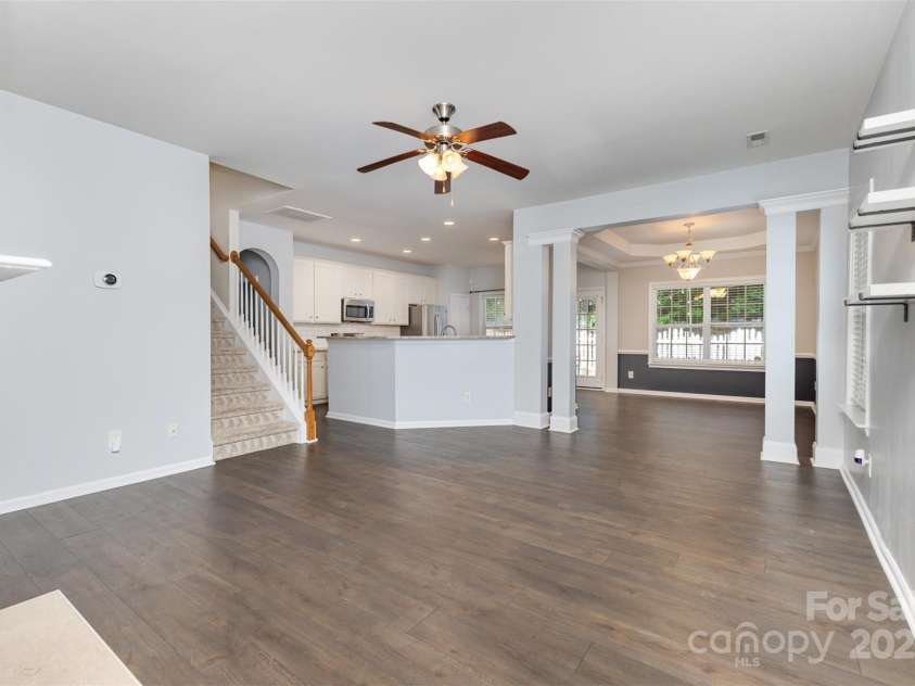 6533 Falls Lake Drive, Charlotte, NC 28270.  MLS# CAR4279086, YatesRealty ID 33618. 