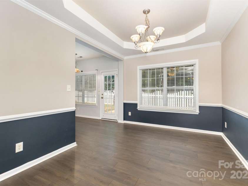 6533 Falls Lake Drive, Charlotte, NC 28270.  MLS# CAR4279086, YatesRealty ID 33618. 
