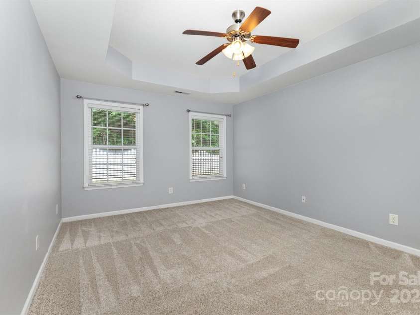 6533 Falls Lake Drive, Charlotte, NC 28270.  MLS# CAR4279086, YatesRealty ID 33618. 