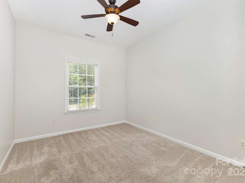 6533 Falls Lake Drive, Charlotte, NC 28270.  MLS# CAR4279086, YatesRealty ID 33618. 