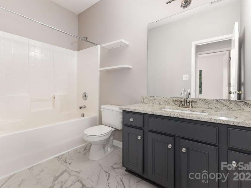6533 Falls Lake Drive, Charlotte, NC 28270.  MLS# CAR4279086, YatesRealty ID 33618. 