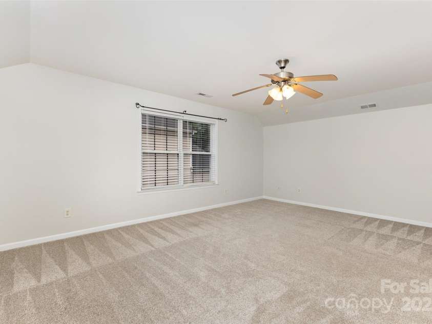 6533 Falls Lake Drive, Charlotte, NC 28270.  MLS# CAR4279086, YatesRealty ID 33618. 