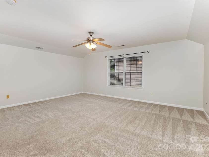 6533 Falls Lake Drive, Charlotte, NC 28270.  MLS# CAR4279086, YatesRealty ID 33618. 