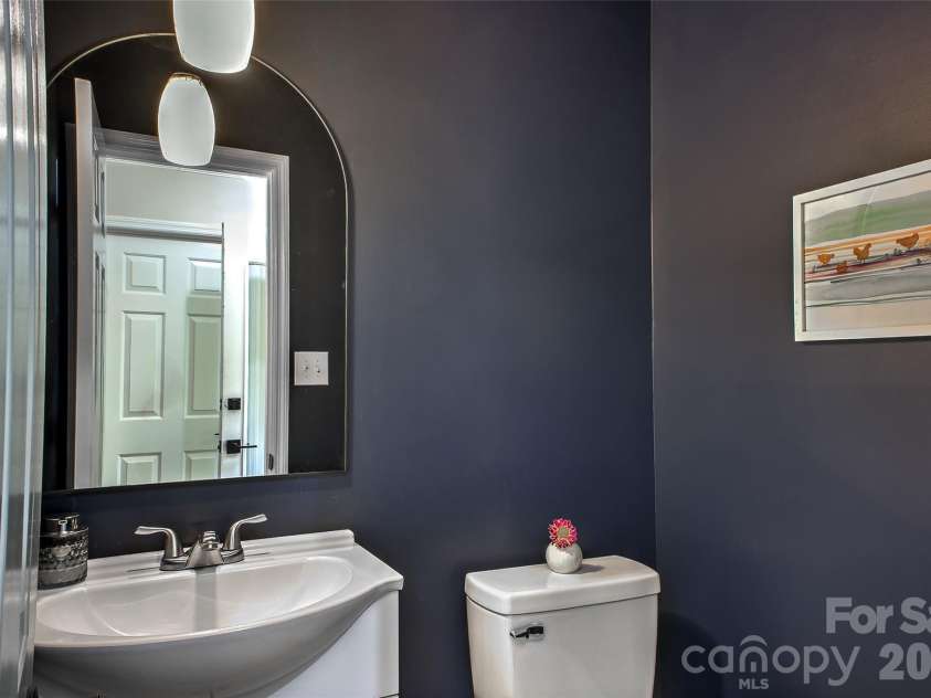 53 Braddock Way, Asheville, NC 28803.  MLS# CAR4385957, YatesRealty ID 33619. 