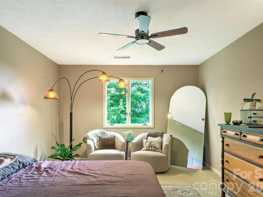 53 Braddock Way, Asheville, NC 28803.  MLS# CAR4385957, YatesRealty ID 33619. 