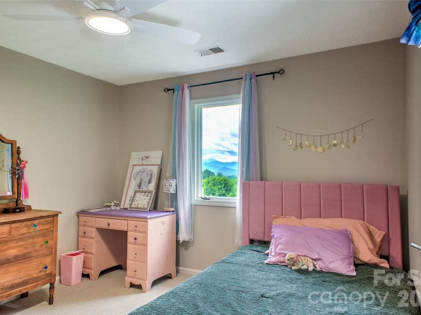 53 Braddock Way, Asheville, NC 28803.  MLS# CAR4385957, YatesRealty ID 33619. 
