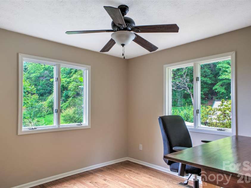 53 Braddock Way, Asheville, NC 28803.  MLS# CAR4385957, YatesRealty ID 33619. Just off the kitchen, this could make a superb office or breakfast room