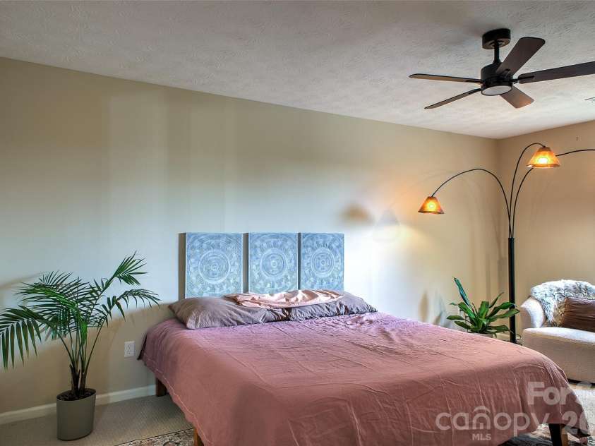 53 Braddock Way, Asheville, NC 28803.  MLS# CAR4385957, YatesRealty ID 33619. Primary bedroom