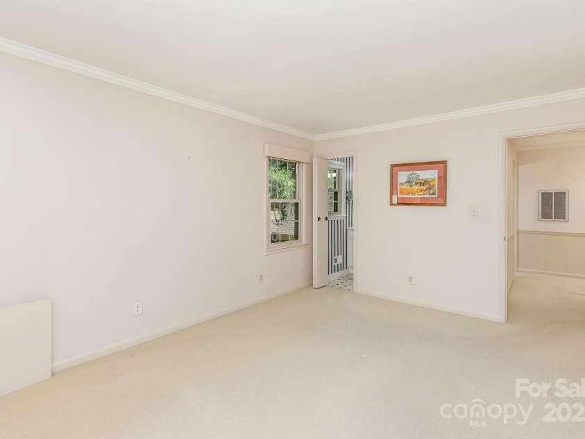 9413 Hinson Drive, Matthews, NC 28105.  MLS# CAR4235000, YatesRealty ID 3362. 