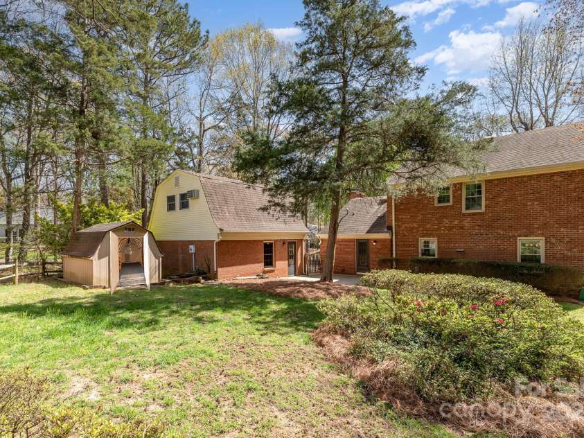 9413 Hinson Drive, Matthews, NC 28105.  MLS# CAR4235000, YatesRealty ID 3362. 