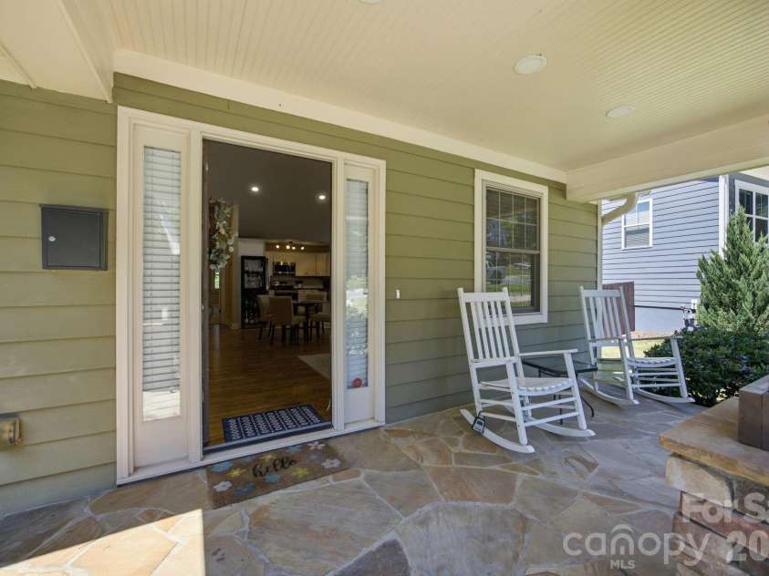 1742 Dunkirk Drive, Charlotte, NC 28203.  MLS# CAR4388601, YatesRealty ID 33620. 