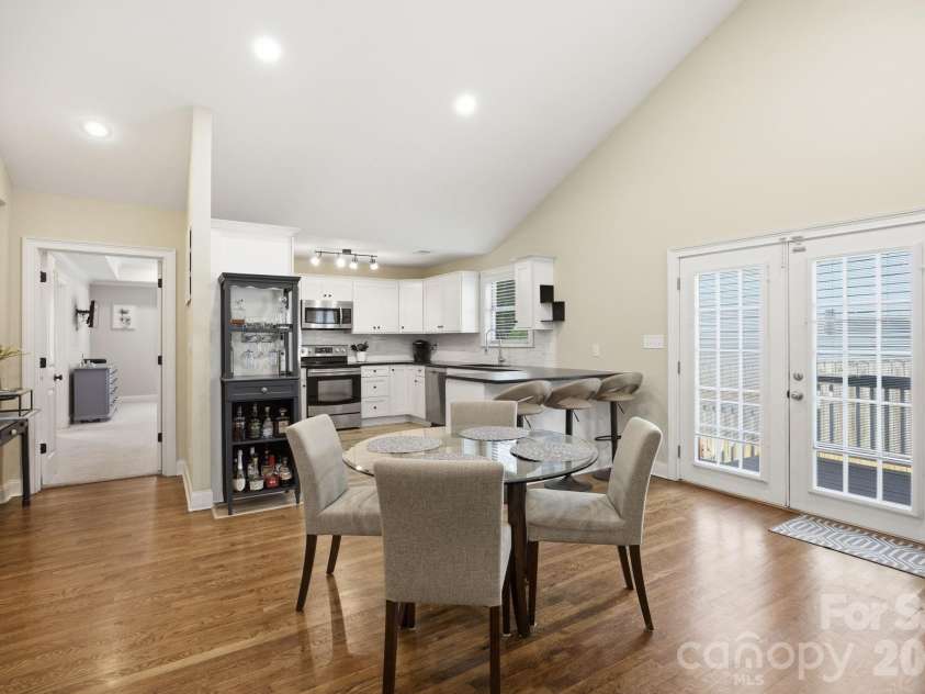 1742 Dunkirk Drive, Charlotte, NC 28203.  MLS# CAR4388601, YatesRealty ID 33620. 