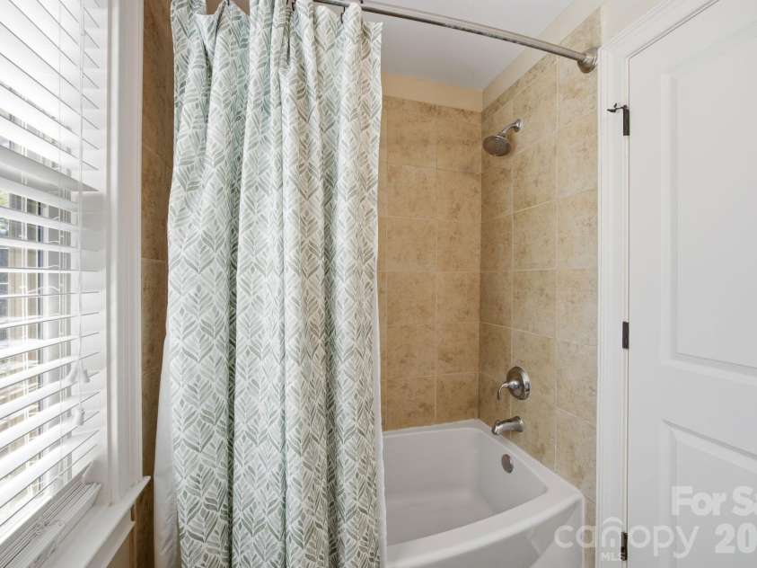 1742 Dunkirk Drive, Charlotte, NC 28203.  MLS# CAR4388601, YatesRealty ID 33620. 