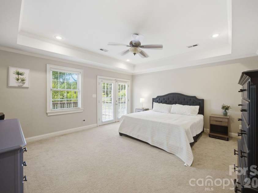 1742 Dunkirk Drive, Charlotte, NC 28203.  MLS# CAR4388601, YatesRealty ID 33620. 