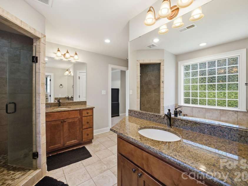 1742 Dunkirk Drive, Charlotte, NC 28203.  MLS# CAR4388601, YatesRealty ID 33620. 