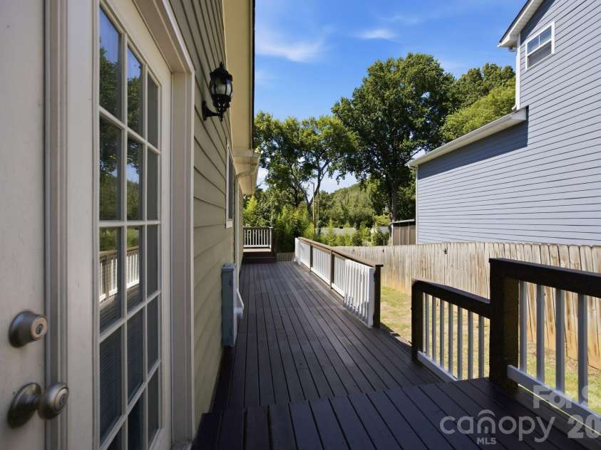 1742 Dunkirk Drive, Charlotte, NC 28203.  MLS# CAR4388601, YatesRealty ID 33620. 