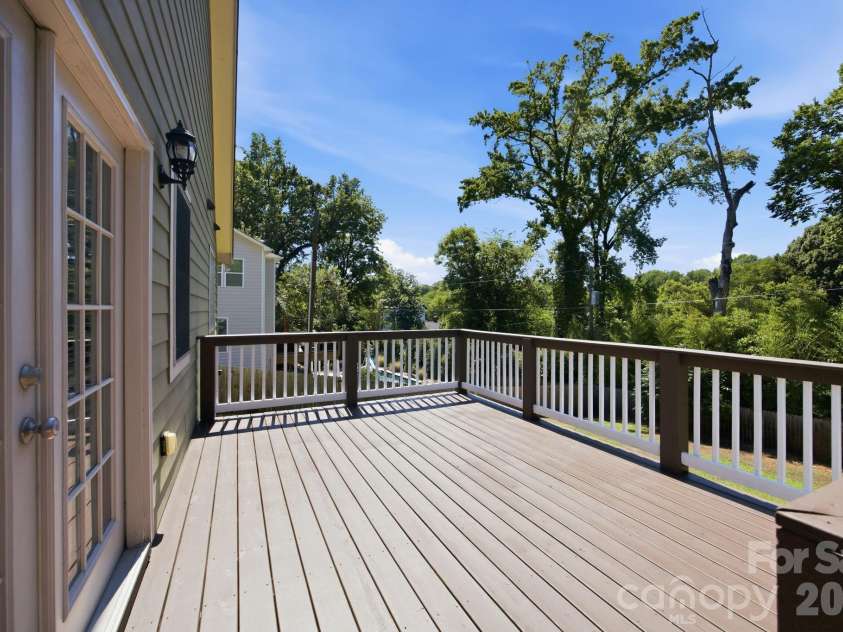 1742 Dunkirk Drive, Charlotte, NC 28203.  MLS# CAR4388601, YatesRealty ID 33620. 