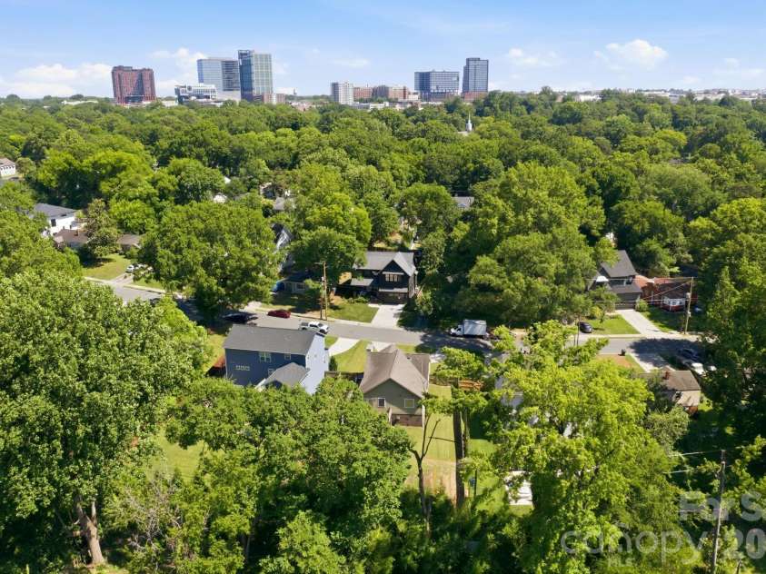 1742 Dunkirk Drive, Charlotte, NC 28203.  MLS# CAR4388601, YatesRealty ID 33620. 