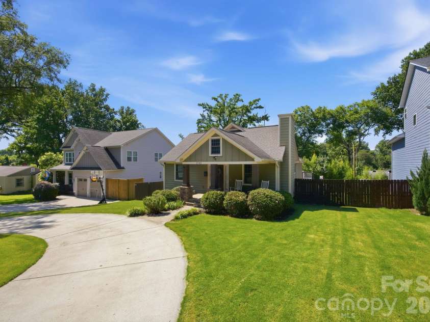 1742 Dunkirk Drive, Charlotte, NC 28203.  MLS# CAR4388601, YatesRealty ID 33620. 