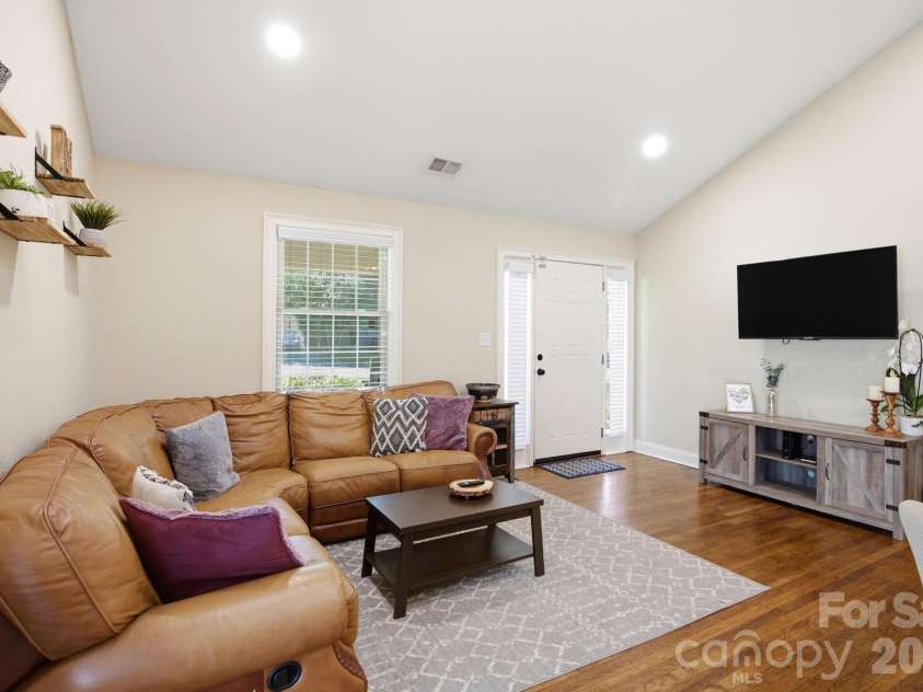 1742 Dunkirk Drive, Charlotte, NC 28203.  MLS# CAR4388601, YatesRealty ID 33620. 