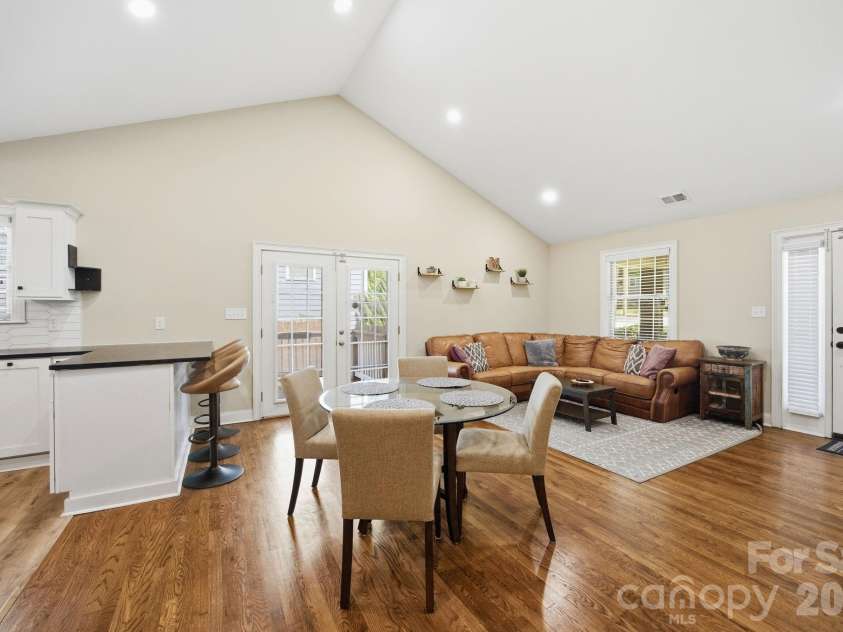 1742 Dunkirk Drive, Charlotte, NC 28203.  MLS# CAR4388601, YatesRealty ID 33620. 