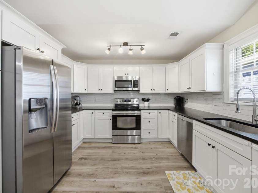 1742 Dunkirk Drive, Charlotte, NC 28203.  MLS# CAR4388601, YatesRealty ID 33620. 