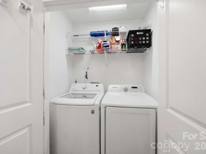 1742 Dunkirk Drive, Charlotte, NC 28203.  MLS# CAR4388601, YatesRealty ID 33620. 