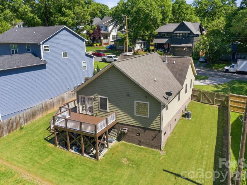 1742 Dunkirk Drive, Charlotte, NC 28203.  MLS# CAR4388601, YatesRealty ID 33620. 