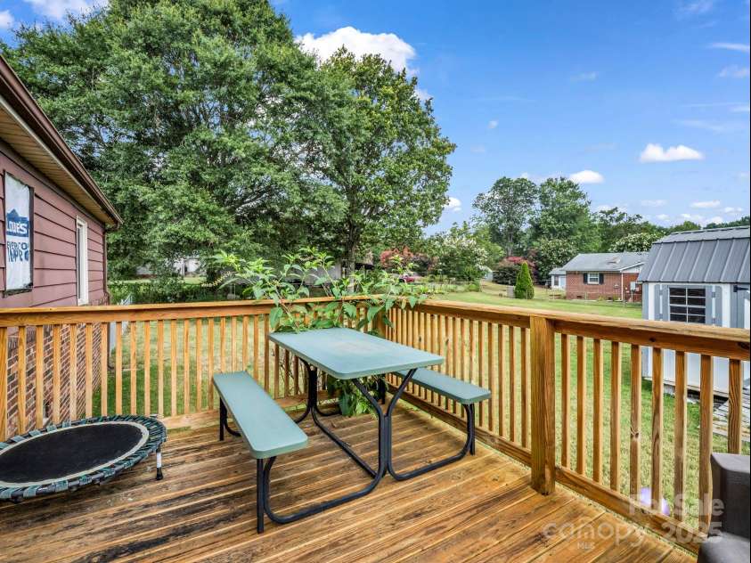 323 Christopher Road, Shelby, NC 28152.  MLS# CAR4286378, YatesRealty ID 33620. 