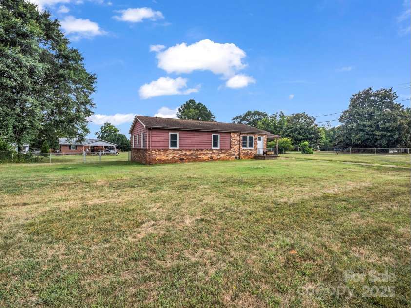323 Christopher Road, Shelby, NC 28152.  MLS# CAR4286378, YatesRealty ID 33620. 
