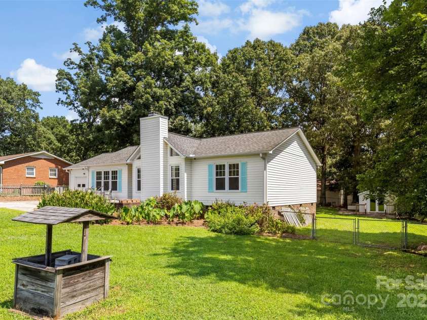 117 Enochville Avenue, Kannapolis, NC 28081.  MLS# CAR4292737, YatesRealty ID 33621. 