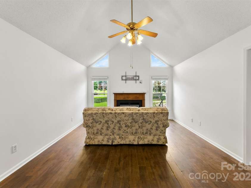 117 Enochville Avenue, Kannapolis, NC 28081.  MLS# CAR4292737, YatesRealty ID 33621. 