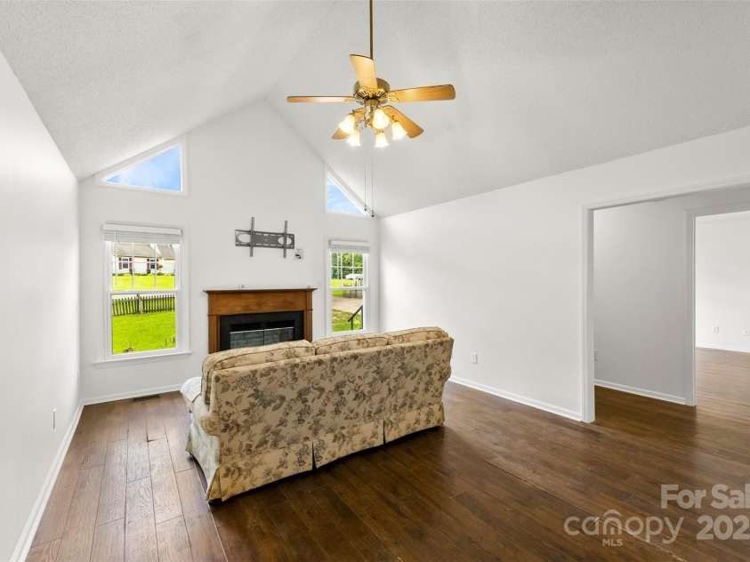 117 Enochville Avenue, Kannapolis, NC 28081.  MLS# CAR4292737, YatesRealty ID 33621. 