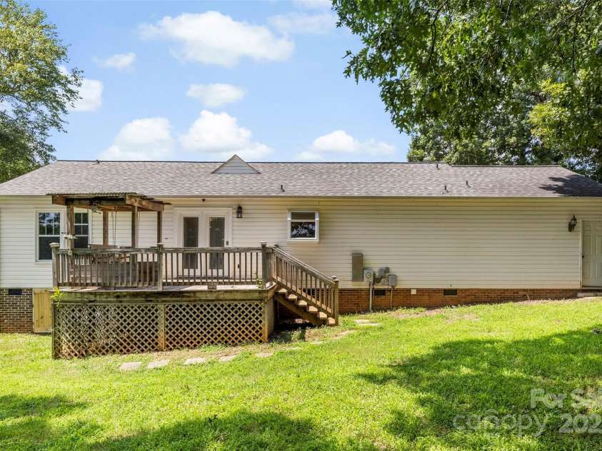 117 Enochville Avenue, Kannapolis, NC 28081.  MLS# CAR4292737, YatesRealty ID 33621. 
