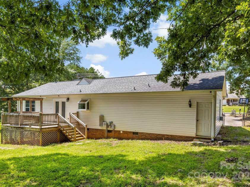 117 Enochville Avenue, Kannapolis, NC 28081.  MLS# CAR4292737, YatesRealty ID 33621. 