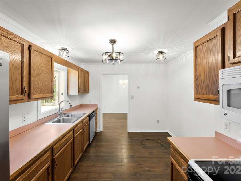 117 Enochville Avenue, Kannapolis, NC 28081.  MLS# CAR4292737, YatesRealty ID 33621. 