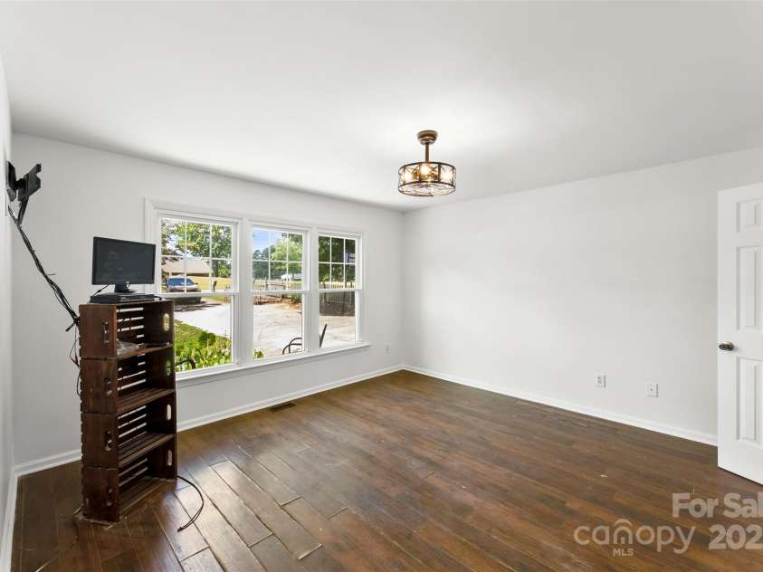 117 Enochville Avenue, Kannapolis, NC 28081.  MLS# CAR4292737, YatesRealty ID 33621. 