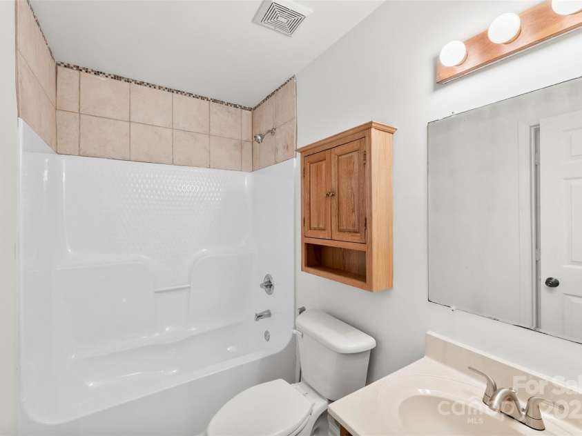 117 Enochville Avenue, Kannapolis, NC 28081.  MLS# CAR4292737, YatesRealty ID 33621. 