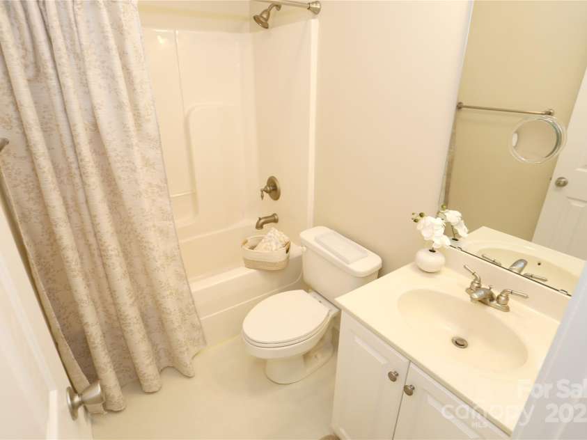 119 Sterling Drive, York, SC 29745.  MLS# CAR4294289, YatesRealty ID 33622. 