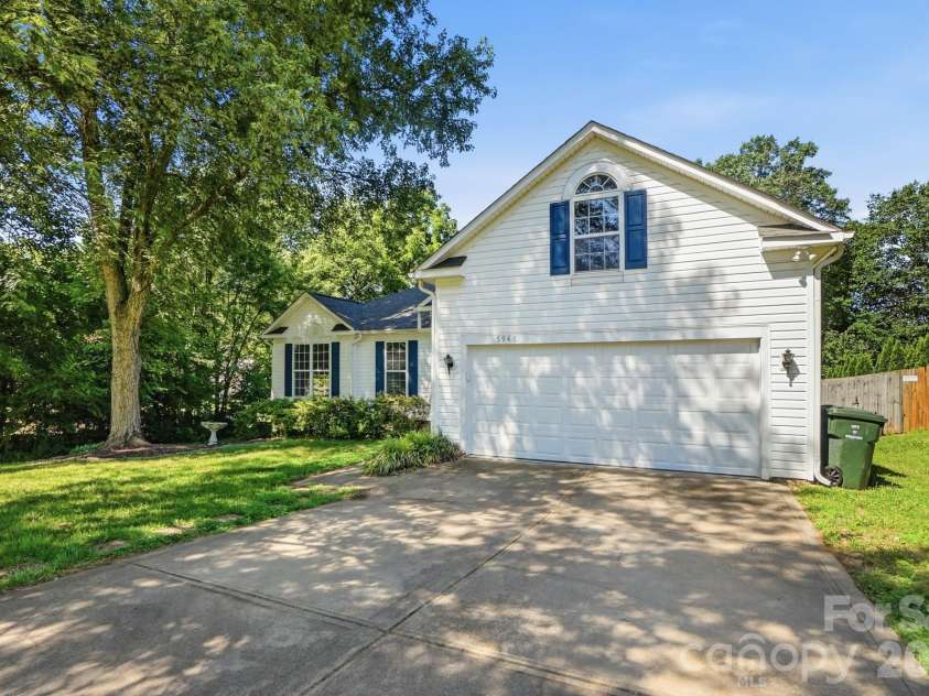 5946 Brookstone Drive, Concord, NC 28027.  MLS# CAR4390135, YatesRealty ID 33622. 