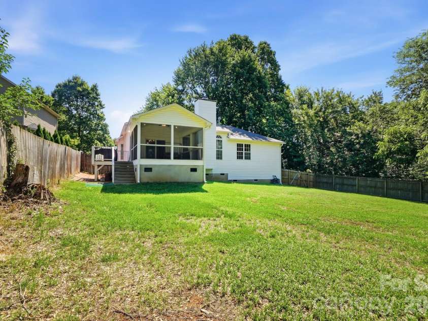 5946 Brookstone Drive, Concord, NC 28027.  MLS# CAR4390135, YatesRealty ID 33622. 