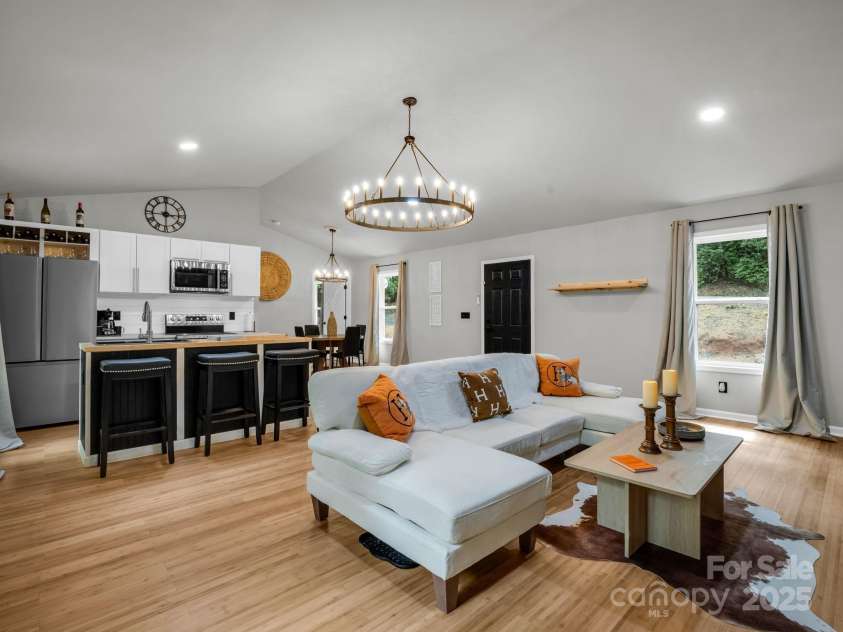 257 Roadrunner Circle, Lake Lure, NC 28746.  MLS# CAR4289915, YatesRealty ID 33623. 257 Roadrunner Circle Lake Lure NC 28746-10