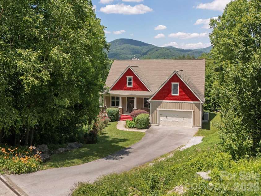 167 Tatham Road, Hendersonville, NC 28792.  MLS# CAR4391022, YatesRealty ID 33625. 