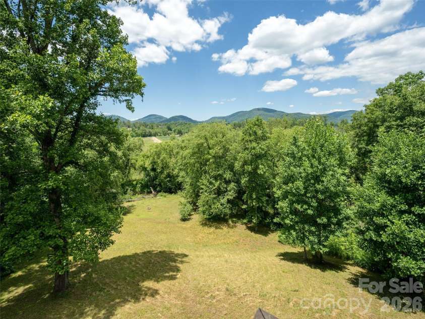 167 Tatham Road, Hendersonville, NC 28792.  MLS# CAR4391022, YatesRealty ID 33625. 