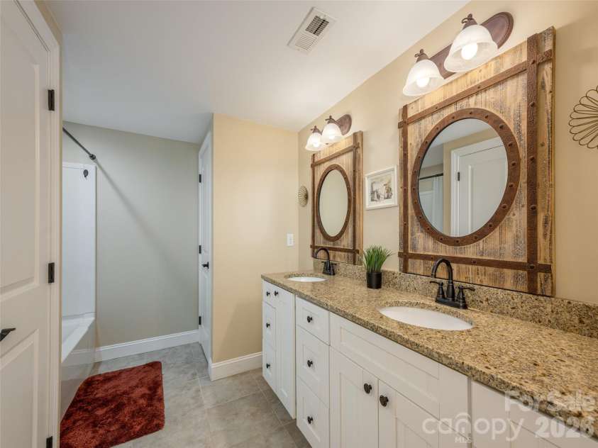 167 Tatham Road, Hendersonville, NC 28792.  MLS# CAR4391022, YatesRealty ID 33625. 