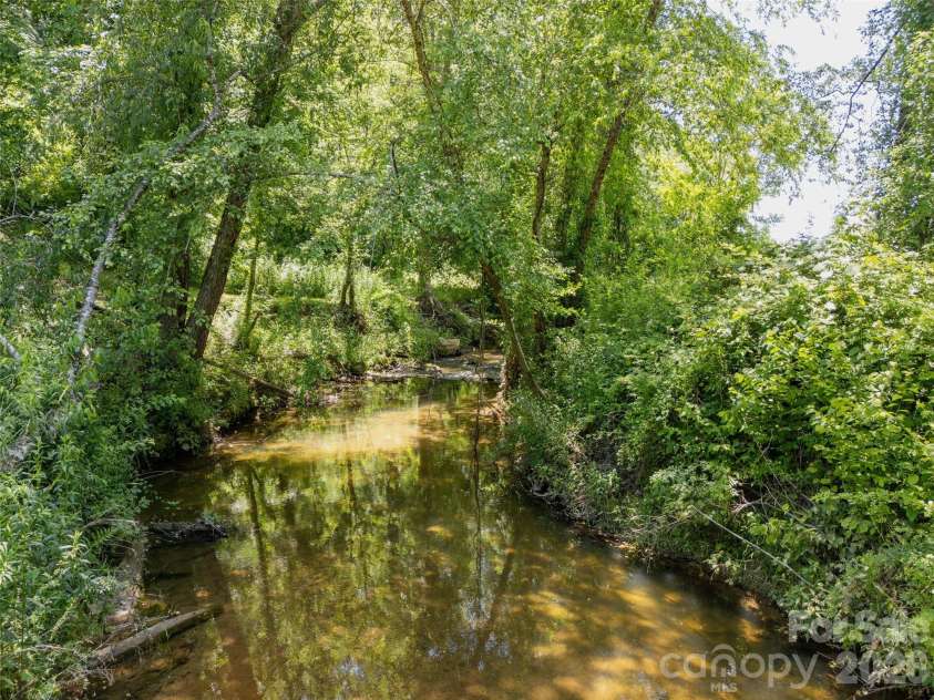 167 Tatham Road, Hendersonville, NC 28792.  MLS# CAR4391022, YatesRealty ID 33625. 