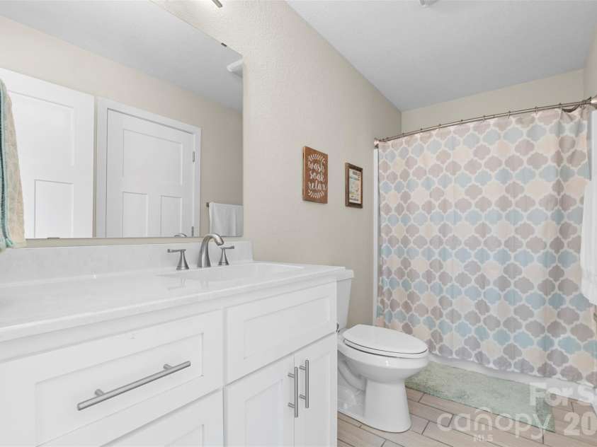 7015 Waterfront Place, Granite Falls, NC 28630.  MLS# CAR4393135, YatesRealty ID 33626. Full bath